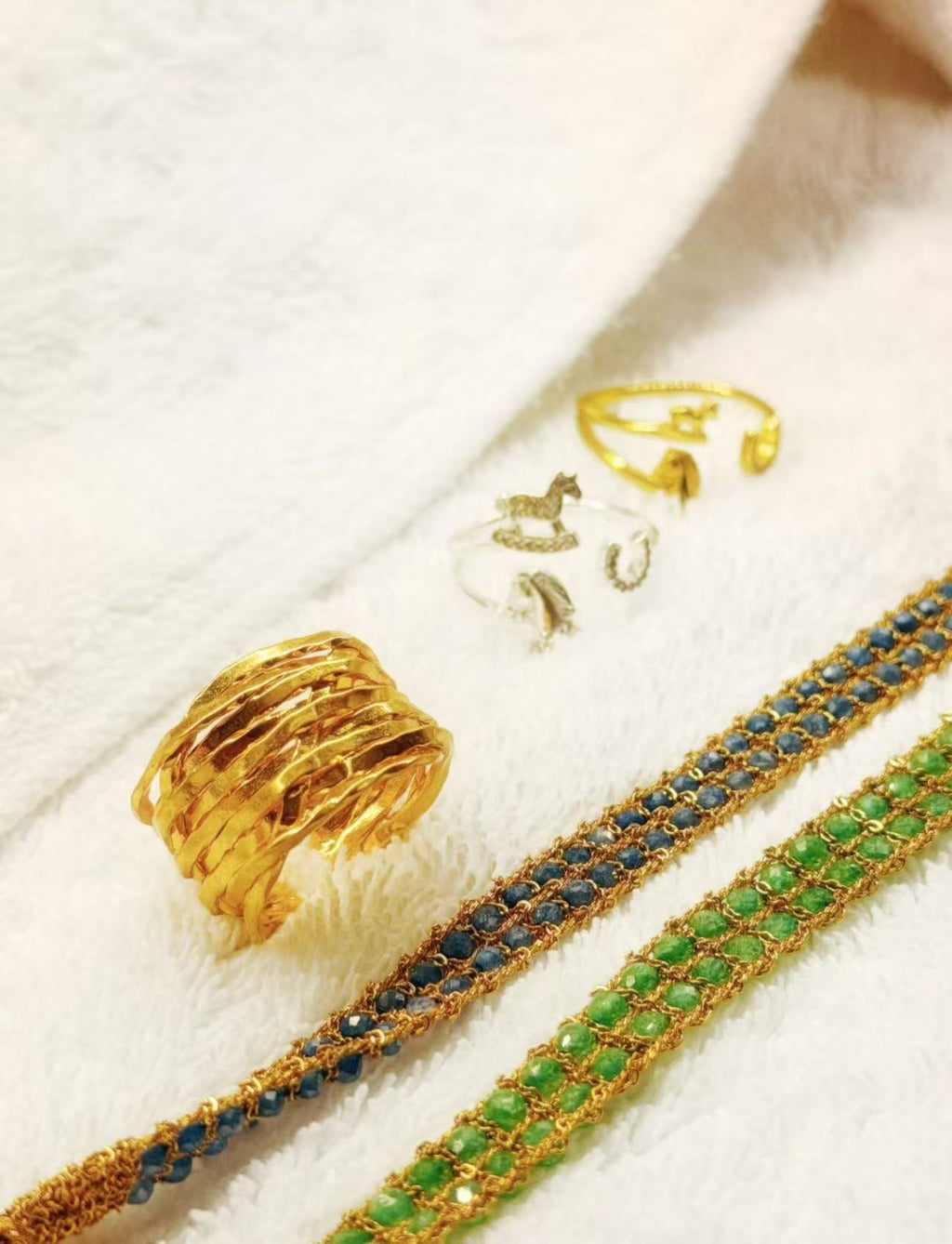 Ondes de Reve · Gold Earrings & Ring