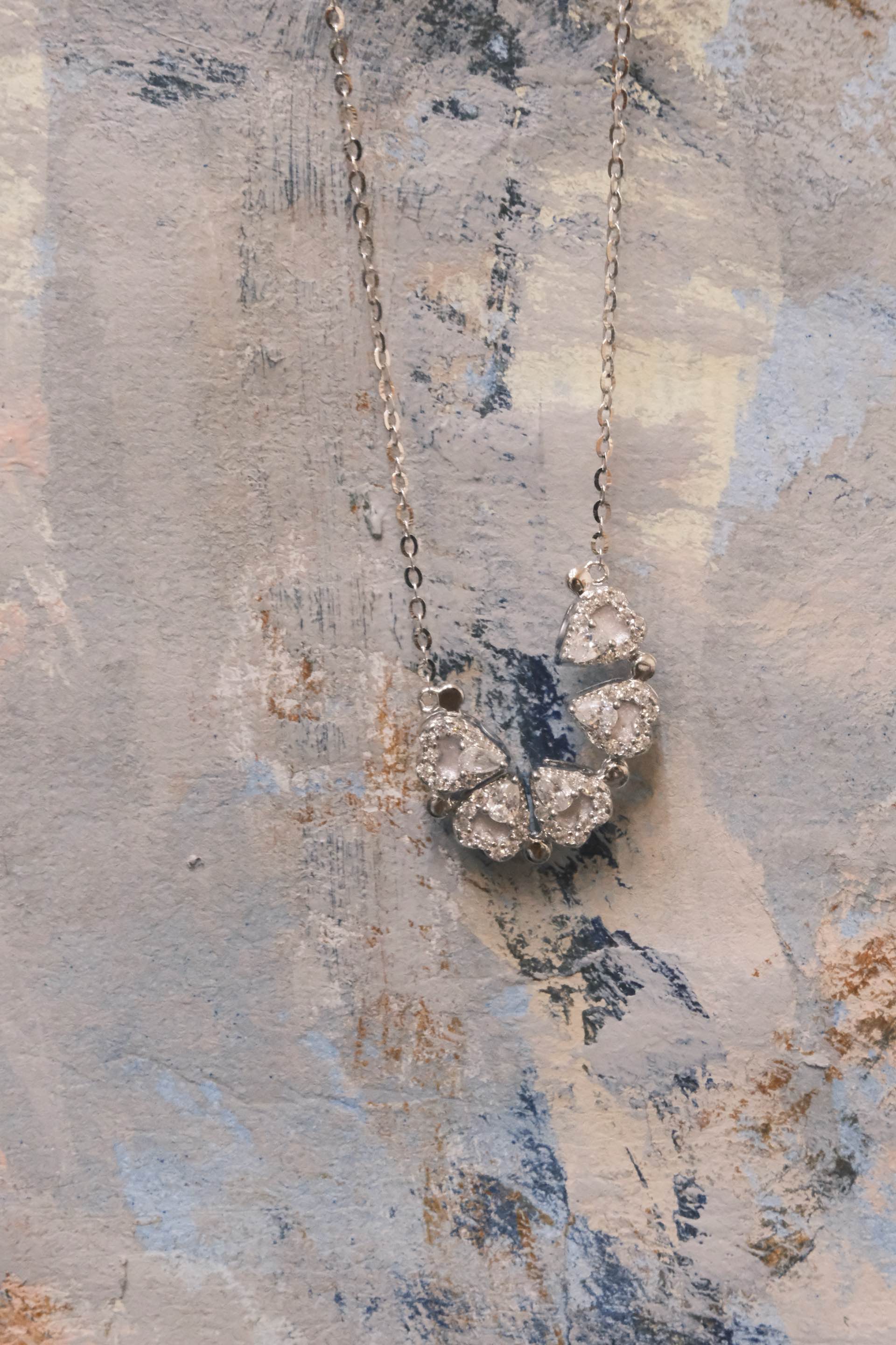Clover de Reve Necklace · Magnetic Silver Necklace