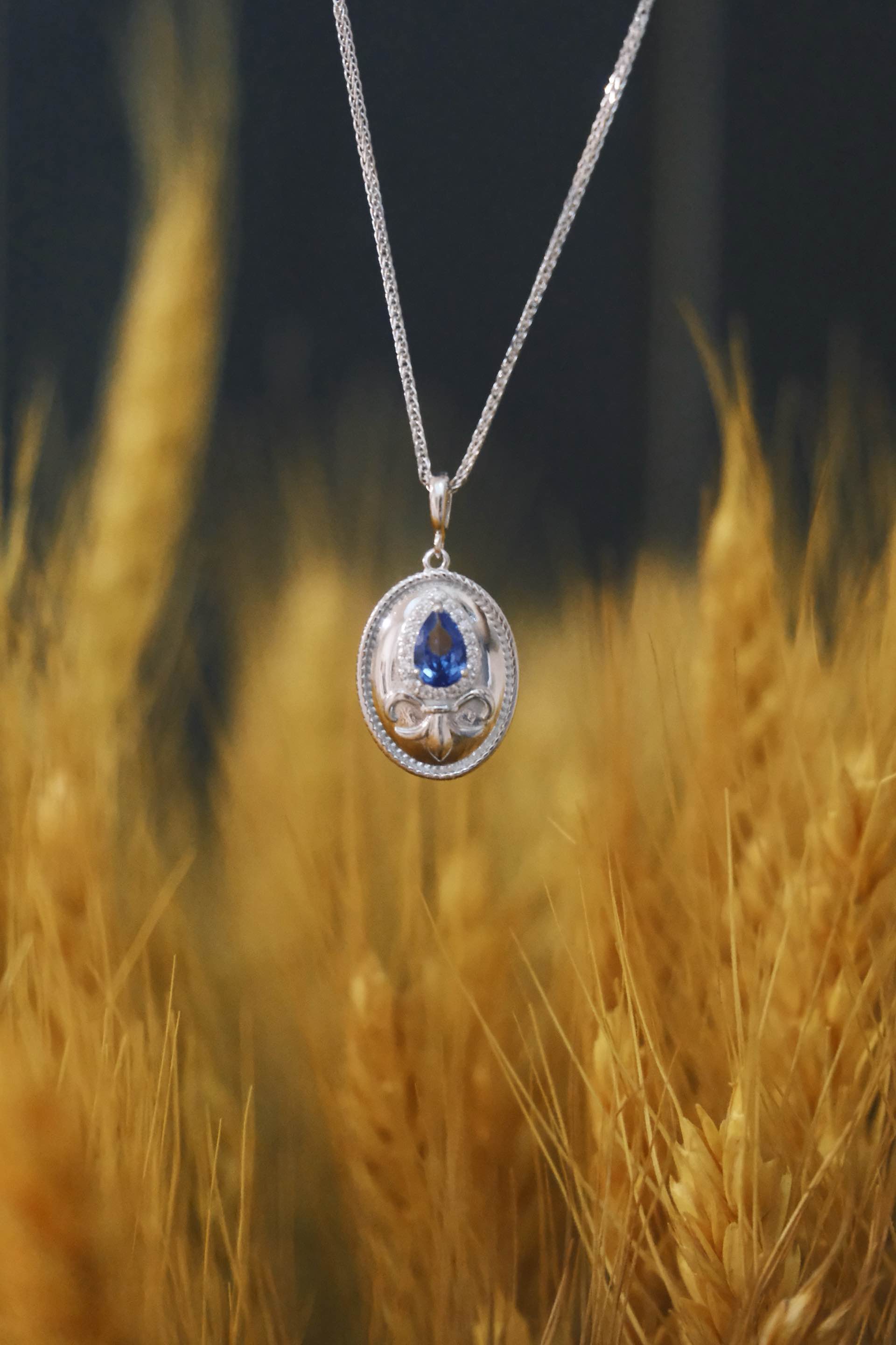 Fleur Royale de Reve · Silver Necklace