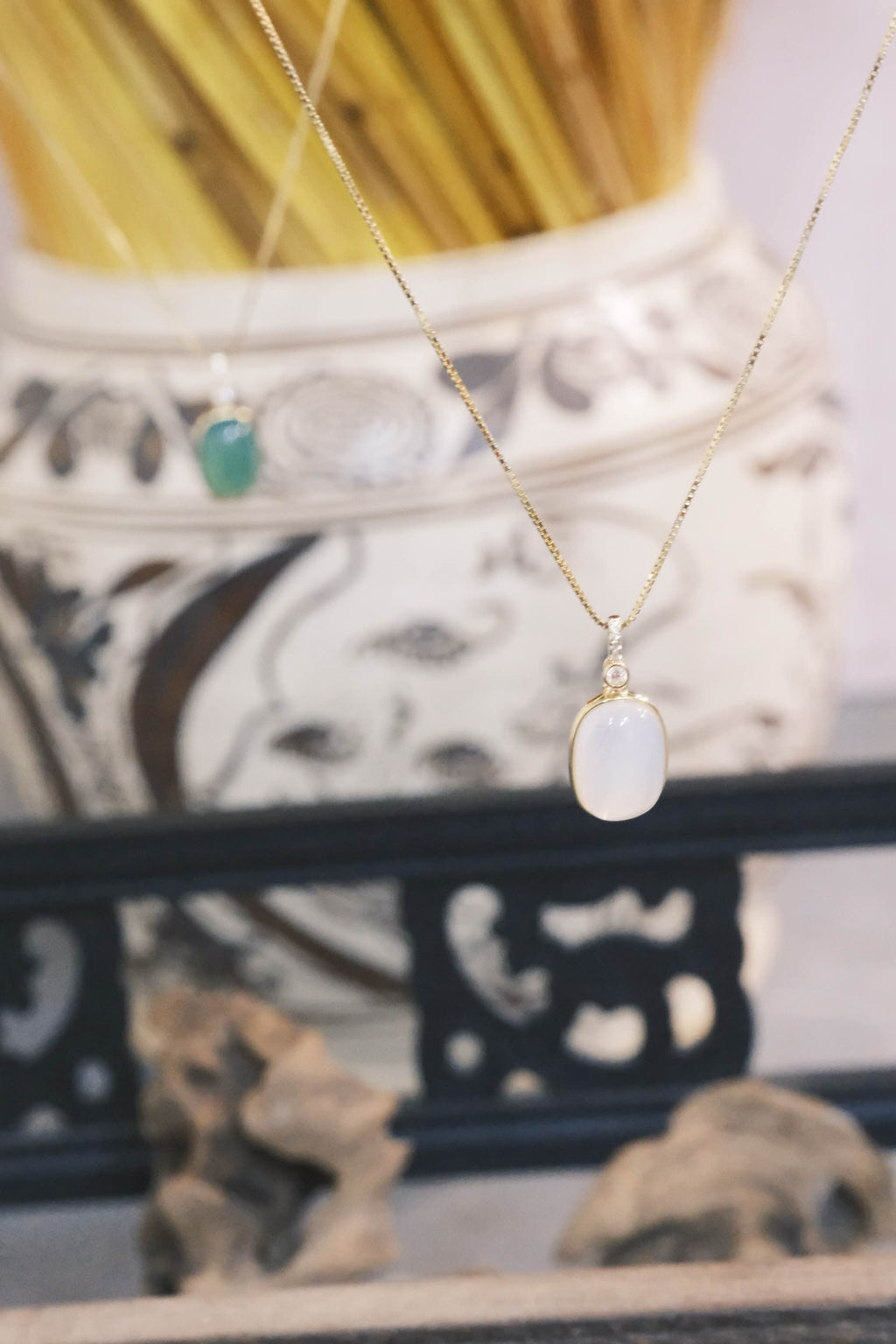 Lueur de Jade · Gold and Jade Necklace