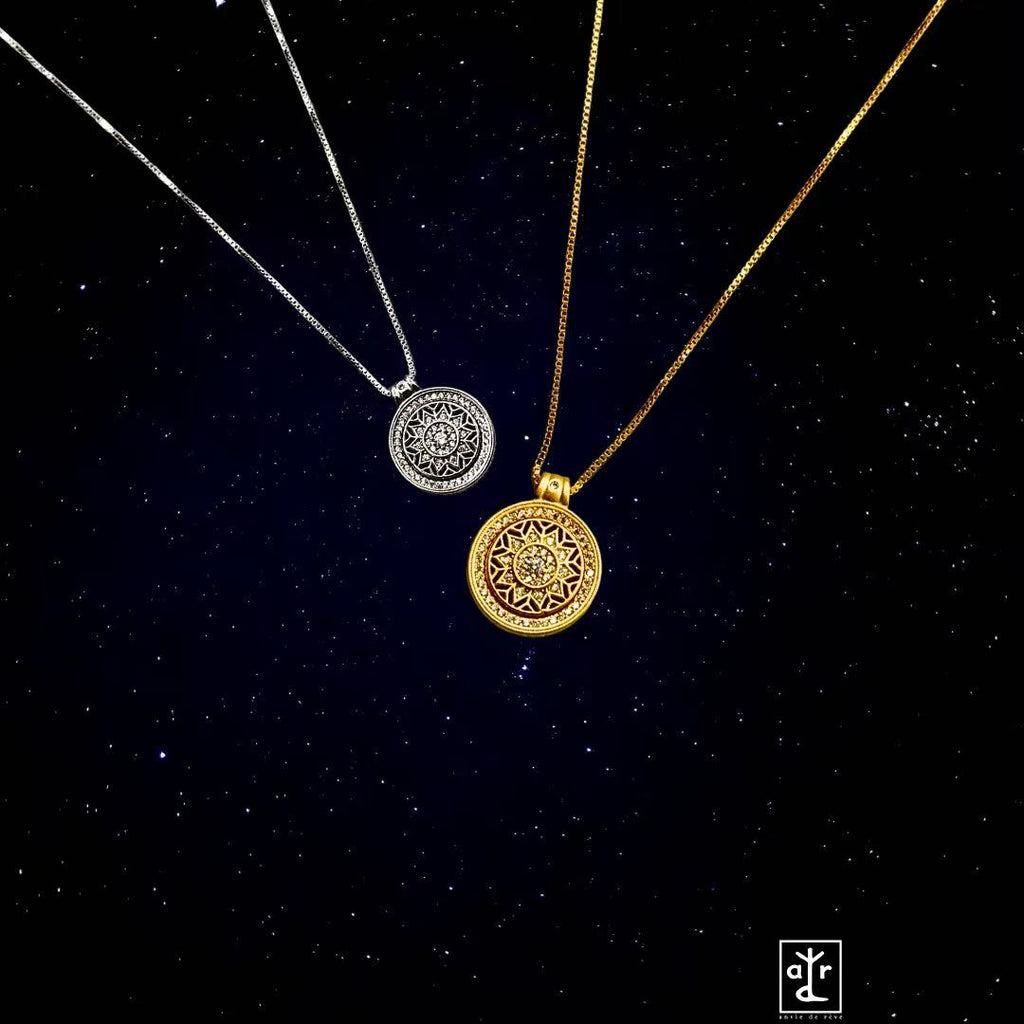 Roue de Reve · Gold Necklace