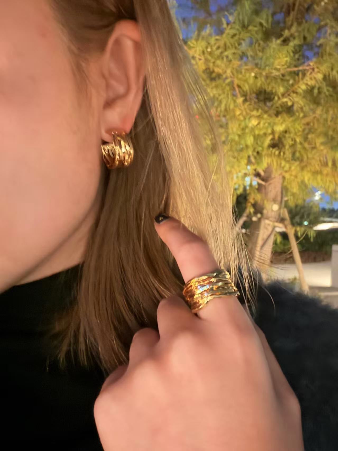 Ondes de Reve · Gold Earrings & Ring