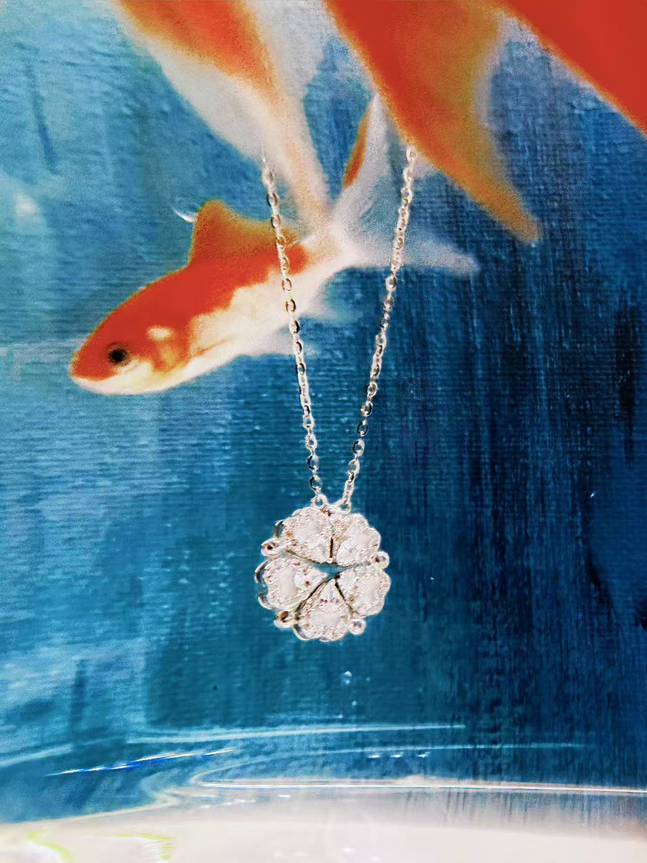 Clover de Reve Necklace · Magnetic Silver Necklace