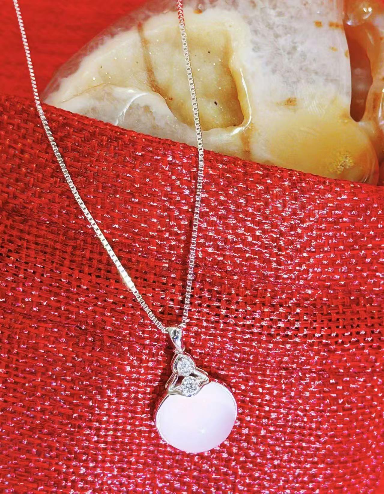 Lune de Reve · Silver White Jade Necklace