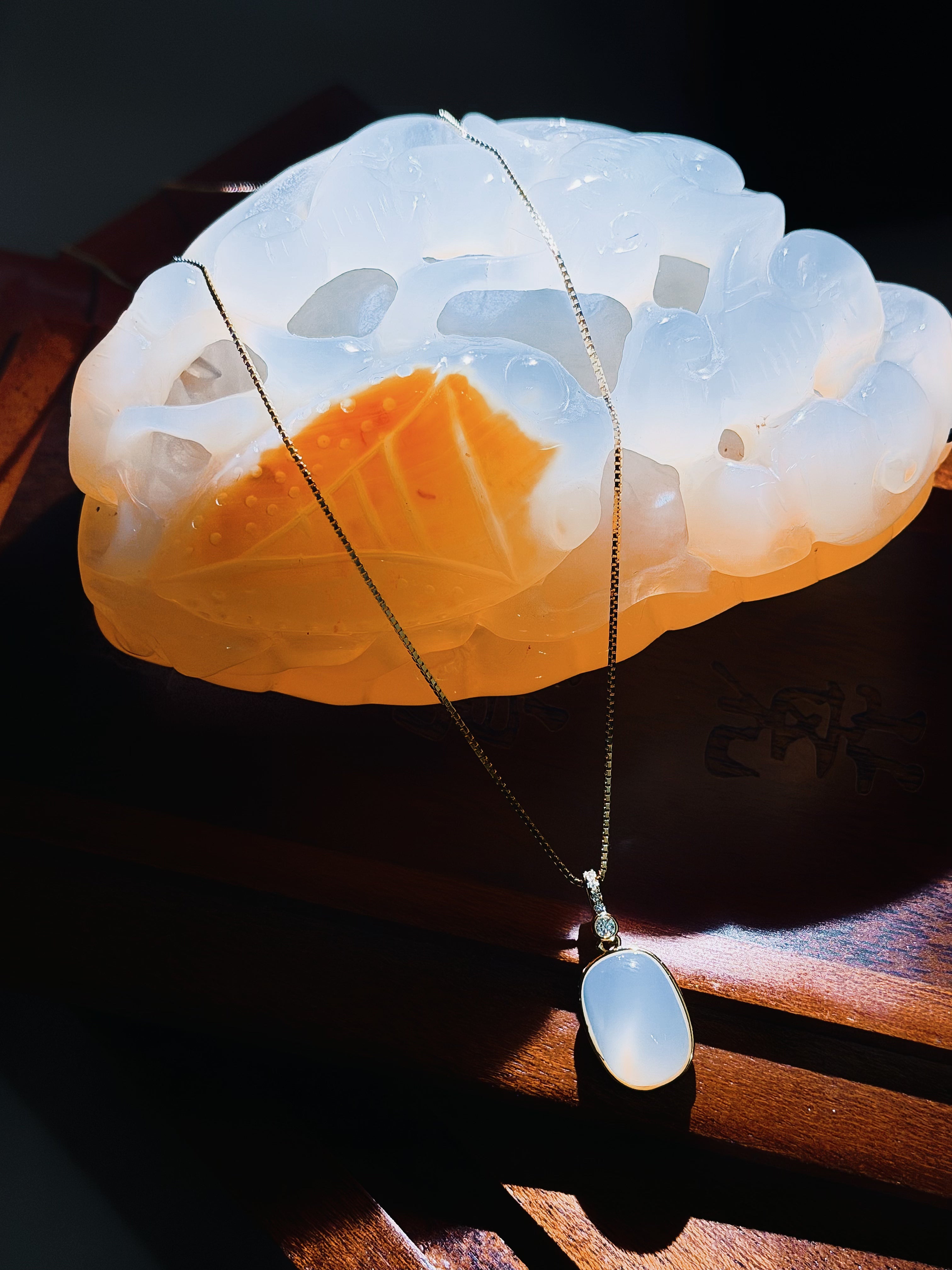 Lueur de Jade · Gold and Jade Necklace